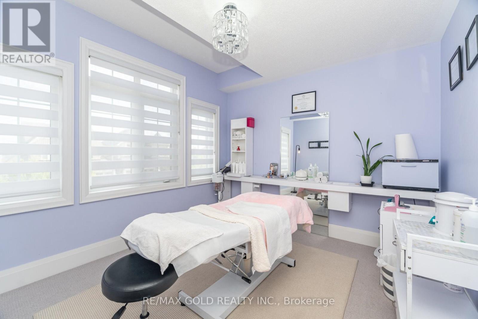 10 Donnan Drive W, New Tecumseth (Tottenham), Ontario  L0G 1W0 - Photo 20 - N12676462