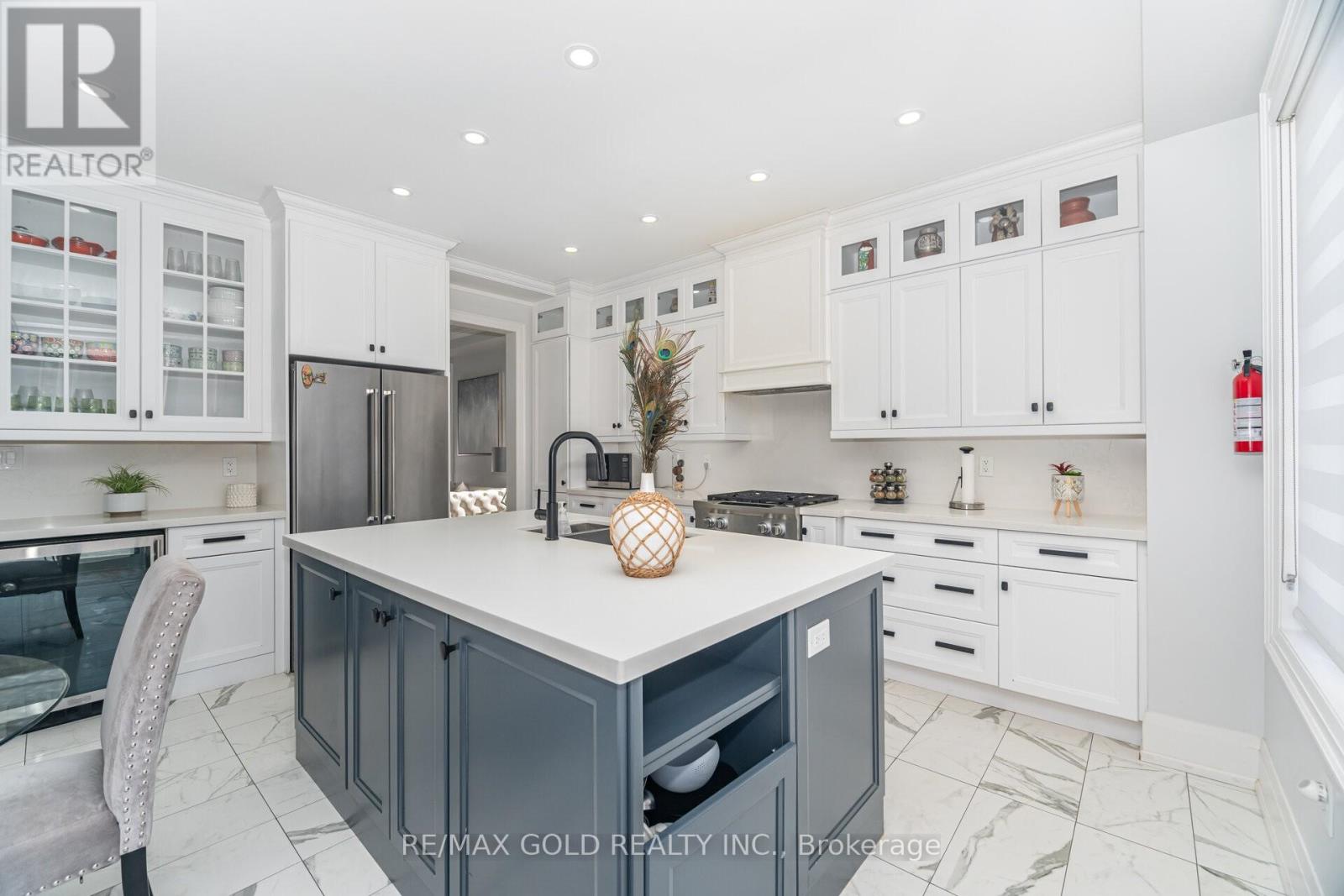 10 Donnan Drive W, New Tecumseth (Tottenham), Ontario  L0G 1W0 - Photo 5 - N12676462