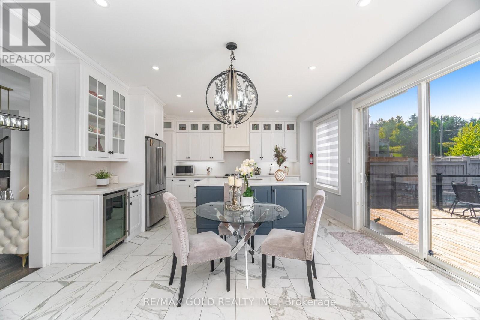 10 Donnan Drive W, New Tecumseth (Tottenham), Ontario  L0G 1W0 - Photo 7 - N12676462