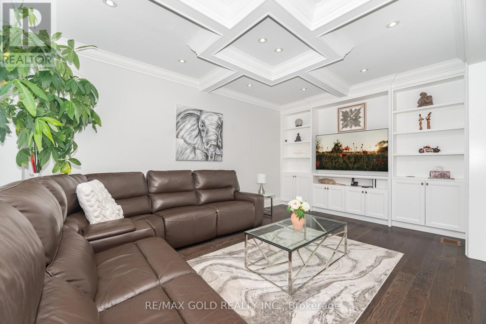 10 Donnan Drive W, New Tecumseth (Tottenham), Ontario  L0G 1W0 - Photo 8 - N12676462