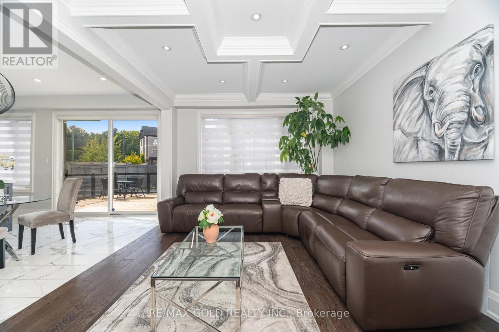 10 Donnan Drive W, New Tecumseth (Tottenham), Ontario  L0G 1W0 - Photo 9 - N12676462