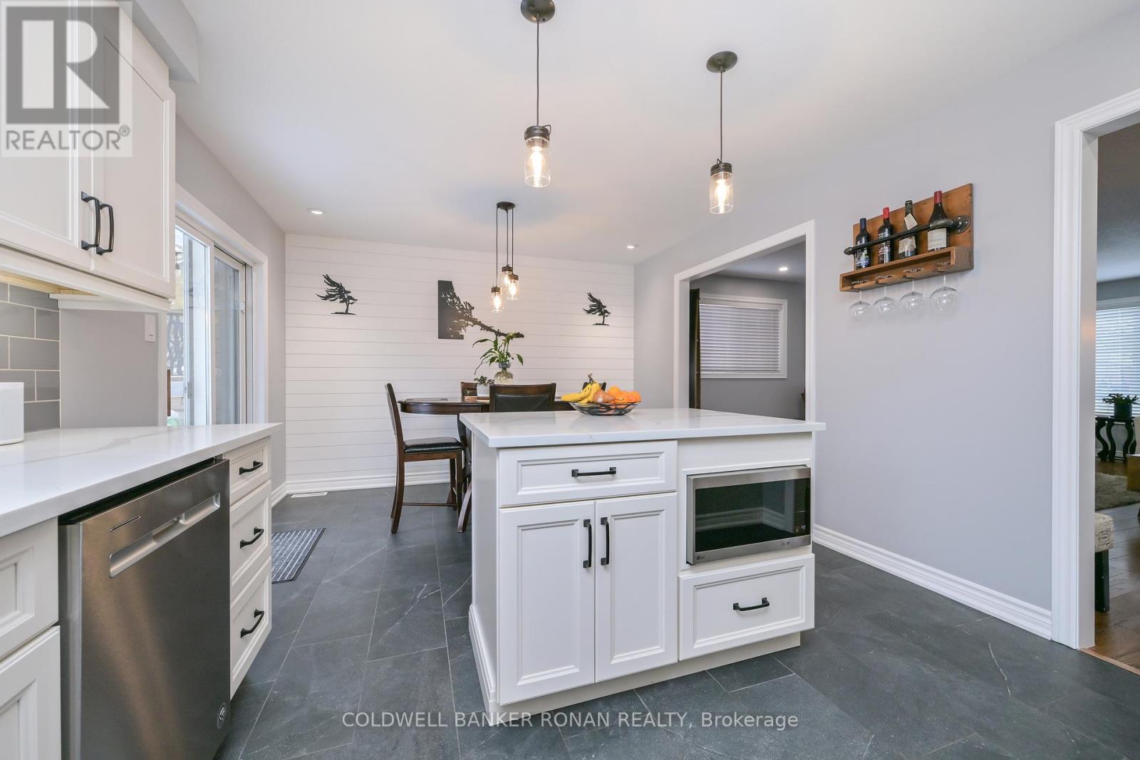 2303 Jack Crescent, Innisfil, Ontario  L9S 2C7 - Photo 8 - N12676506