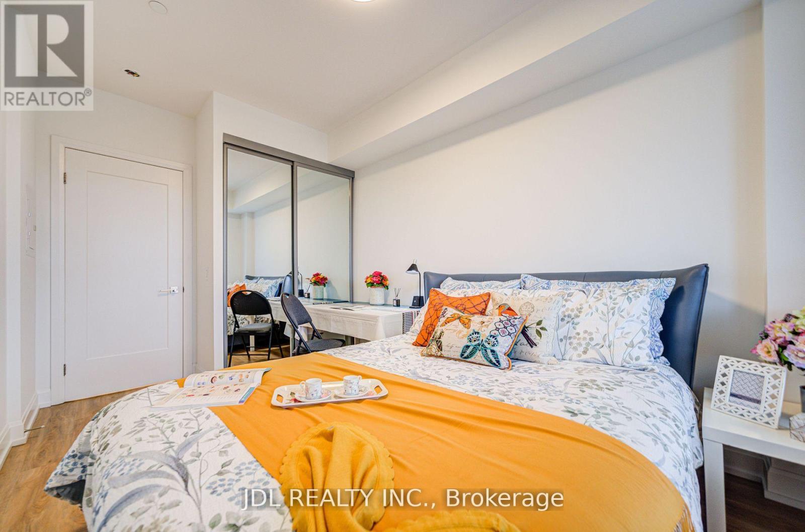 208 C - 38 Gandhi Lane, Markham, Ontario  L3T 0G9 - Photo 1 - N12676568