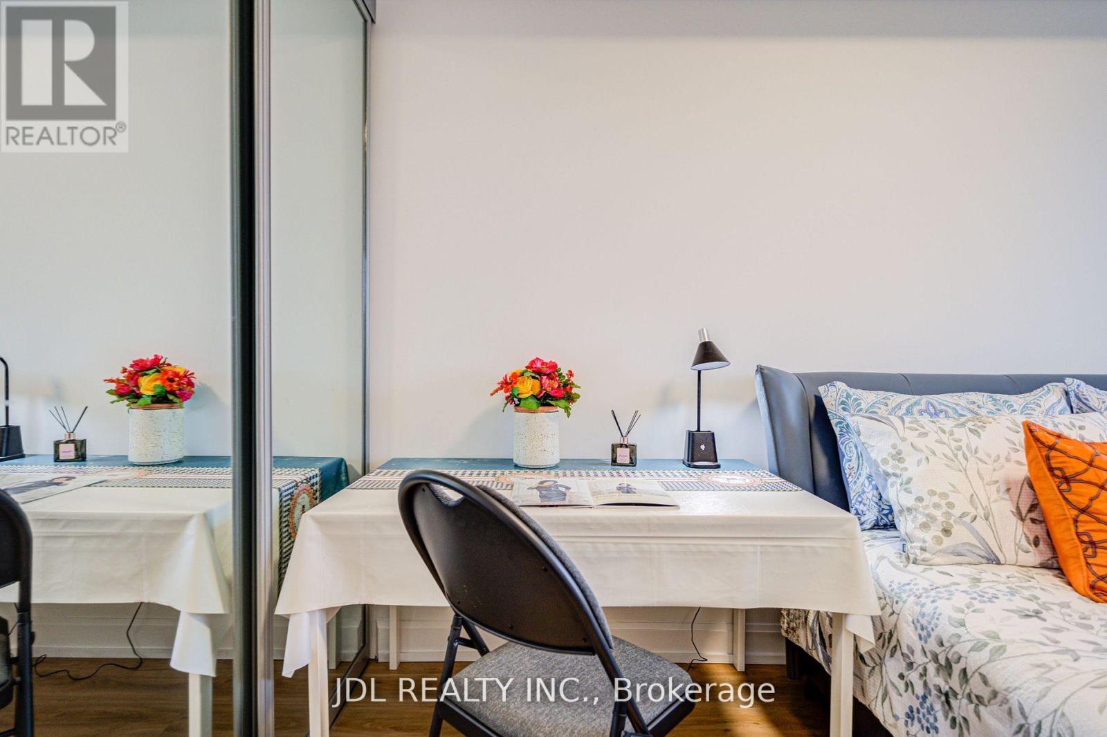 208 C - 38 Gandhi Lane, Markham, Ontario  L3T 0G9 - Photo 4 - N12676568