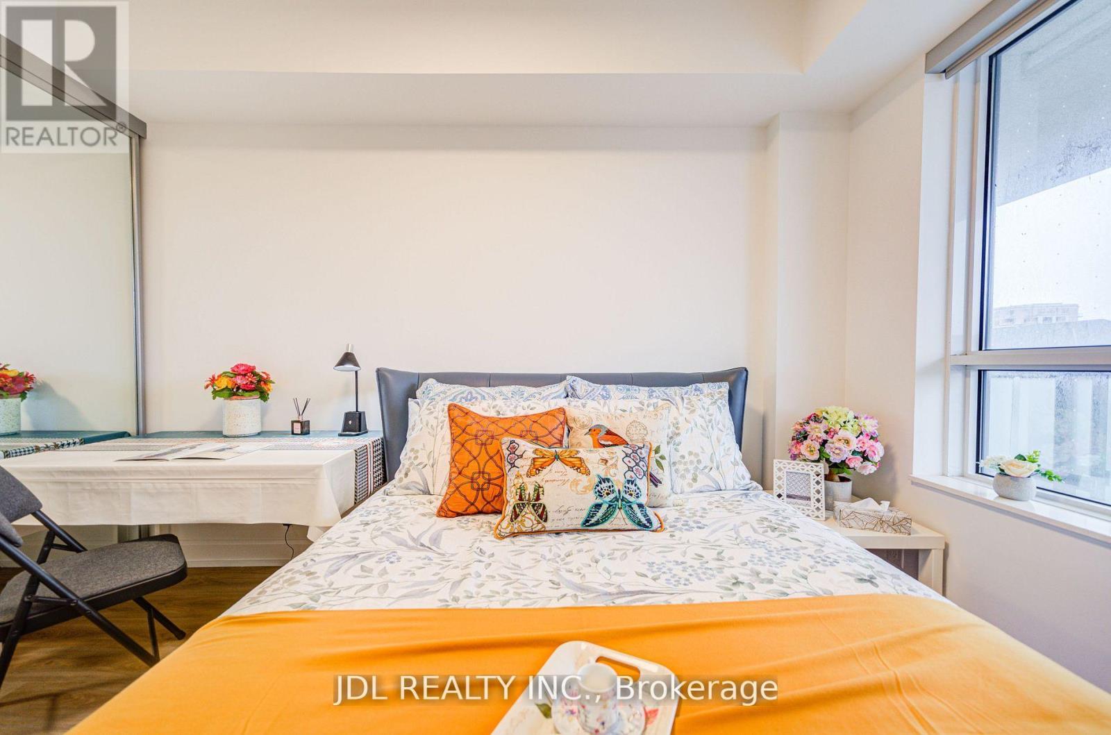 208 C - 38 Gandhi Lane, Markham, Ontario  L3T 0G9 - Photo 5 - N12676568