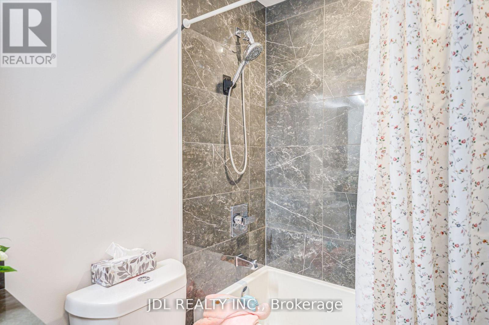 208 C - 38 Gandhi Lane, Markham, Ontario  L3T 0G9 - Photo 8 - N12676568