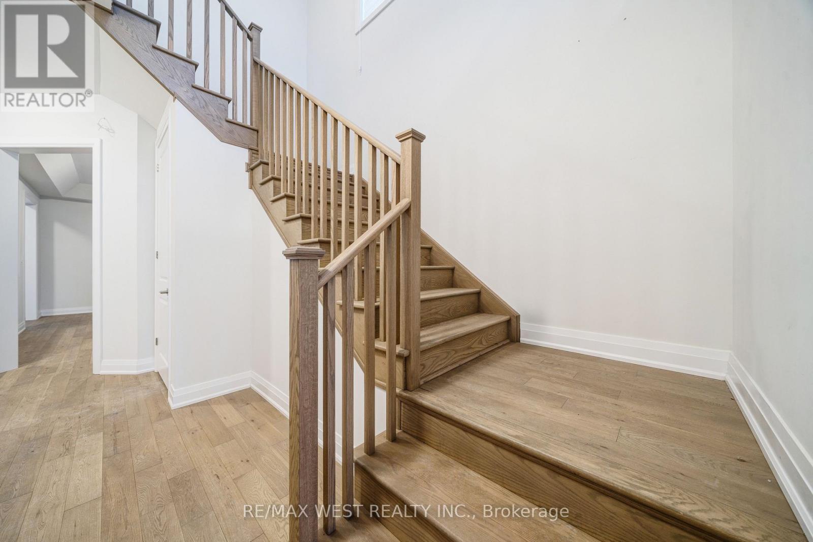 3 Speciosa Street, Richmond Hill, Ontario  L4E 2Y5 - Photo 5 - N12676574