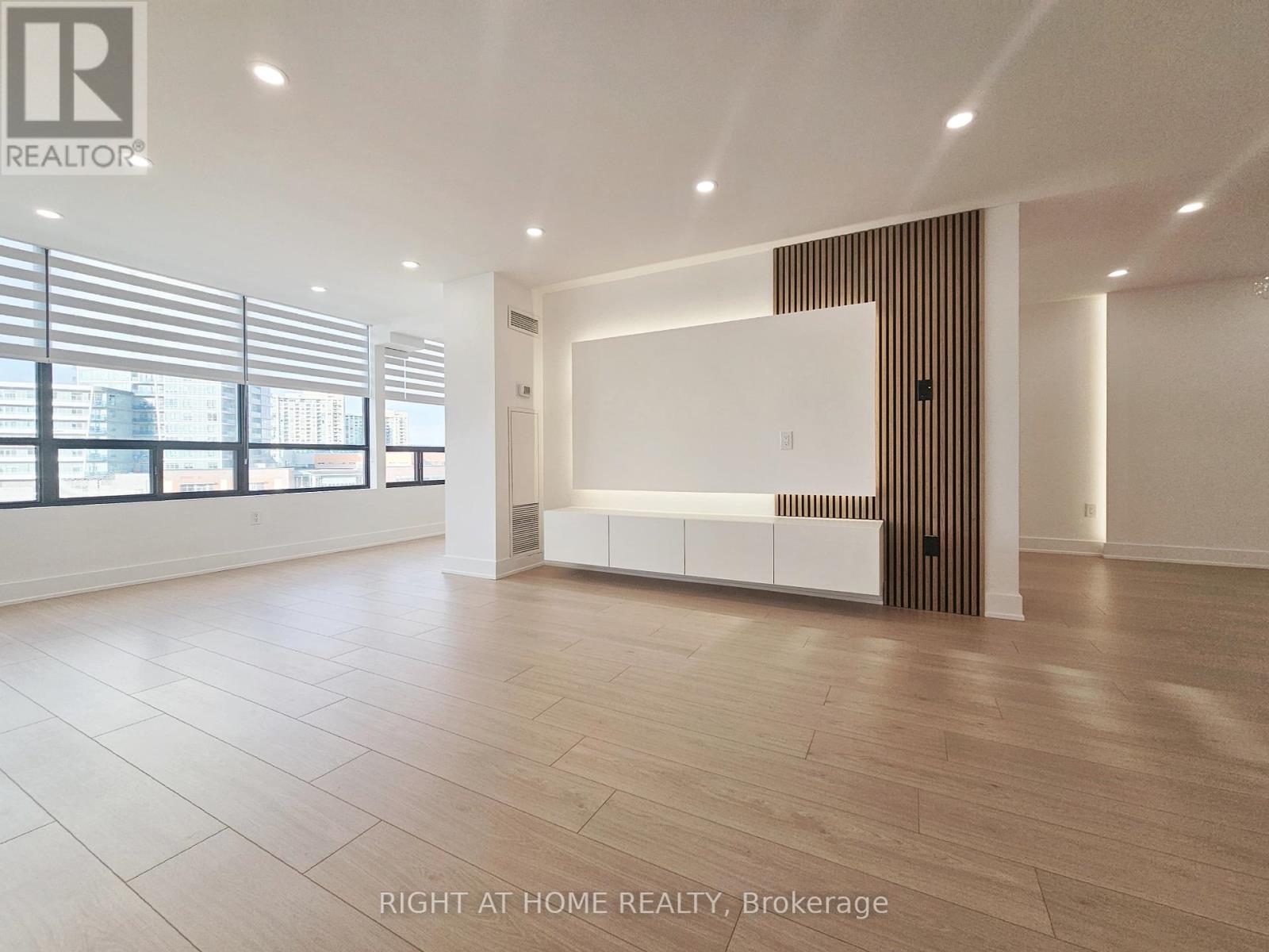 512 - 7460 Bathurst Street, Vaughan (Brownridge), Ontario  L4J 7K9 - Photo 5 - N12676648