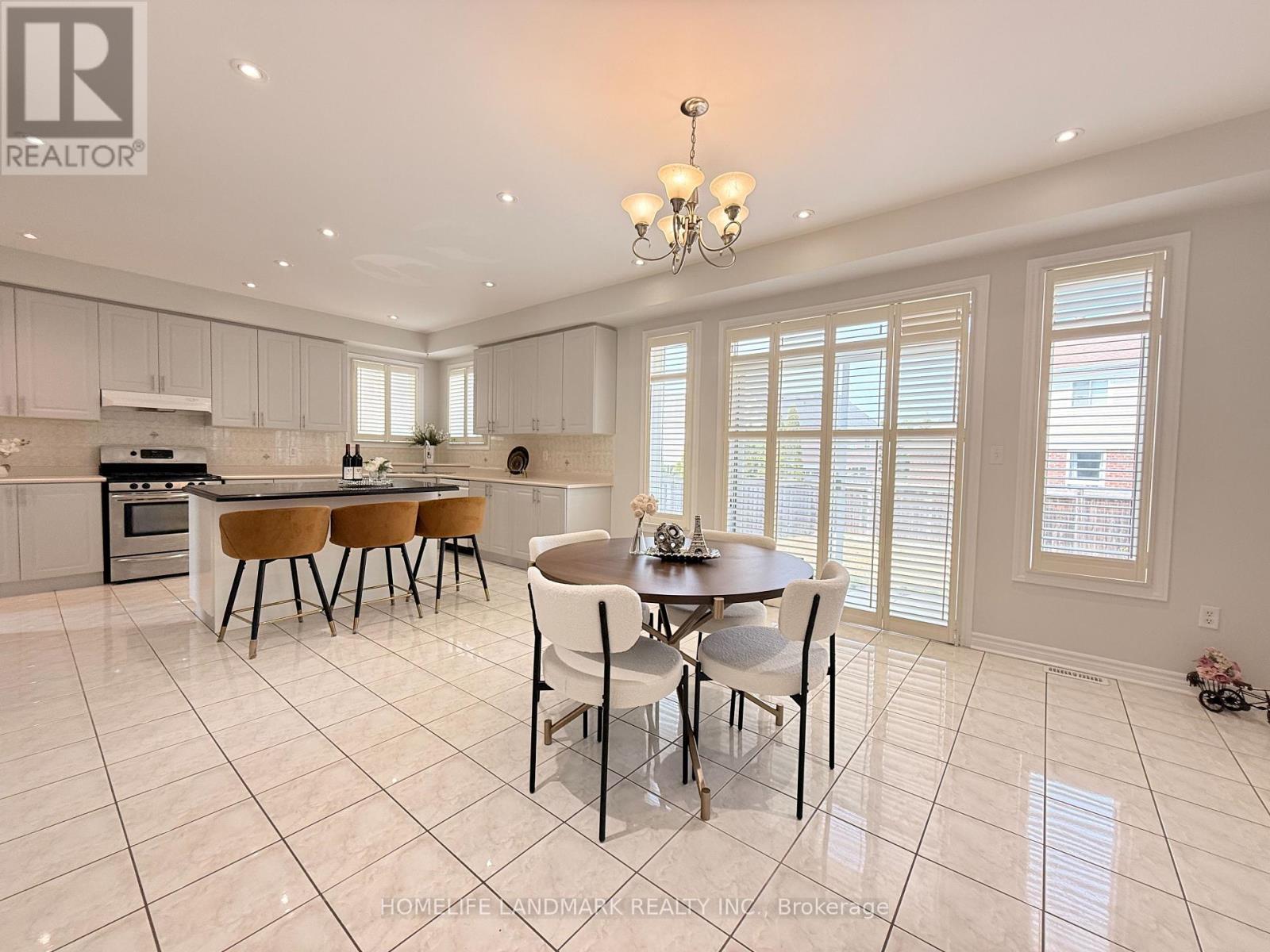 18 The Queensway, Barrie (Innis-Shore), Ontario  L4M 7H6 - Photo 14 - S12676456