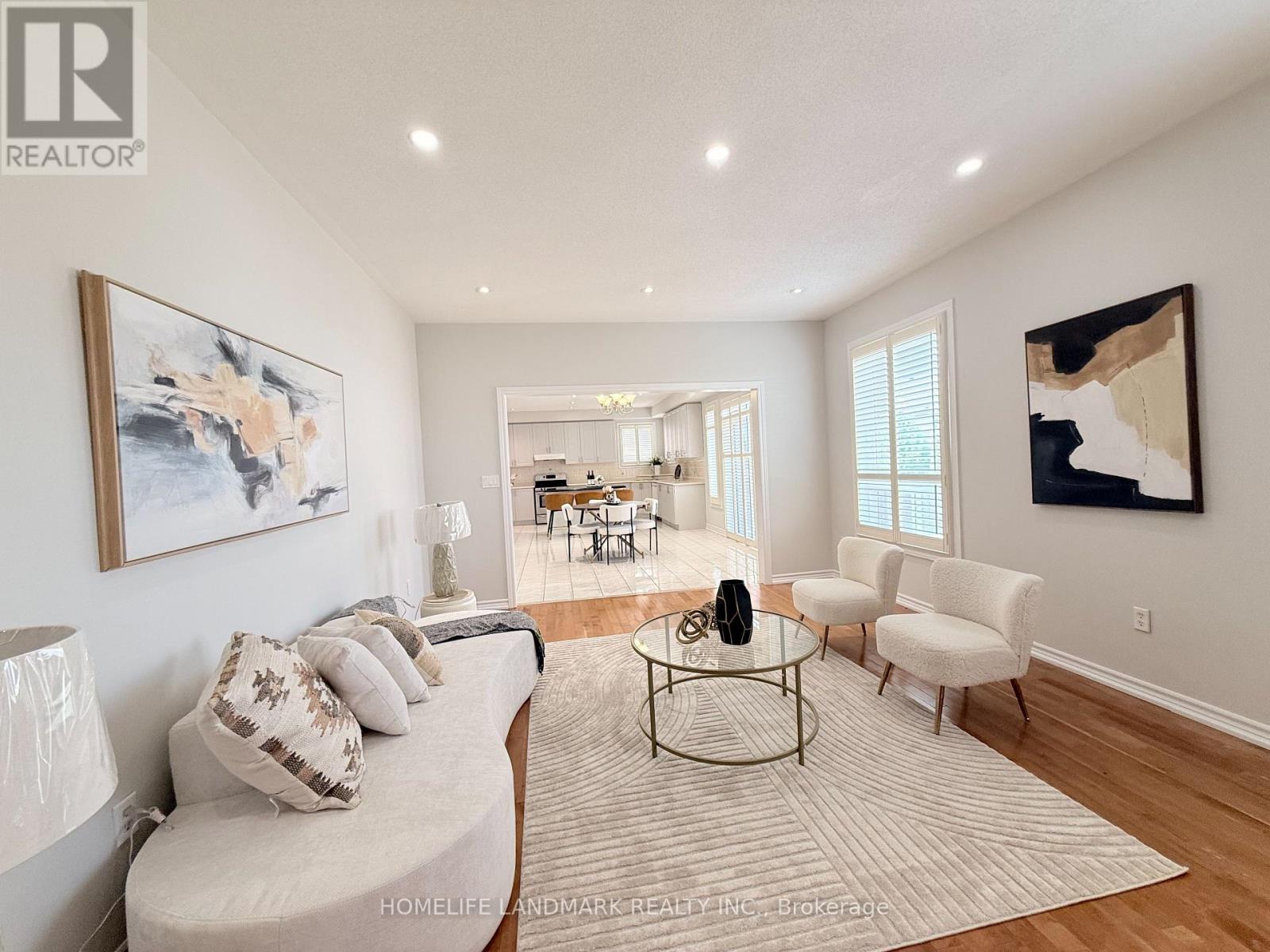 18 The Queensway, Barrie (Innis-Shore), Ontario  L4M 7H6 - Photo 17 - S12676456