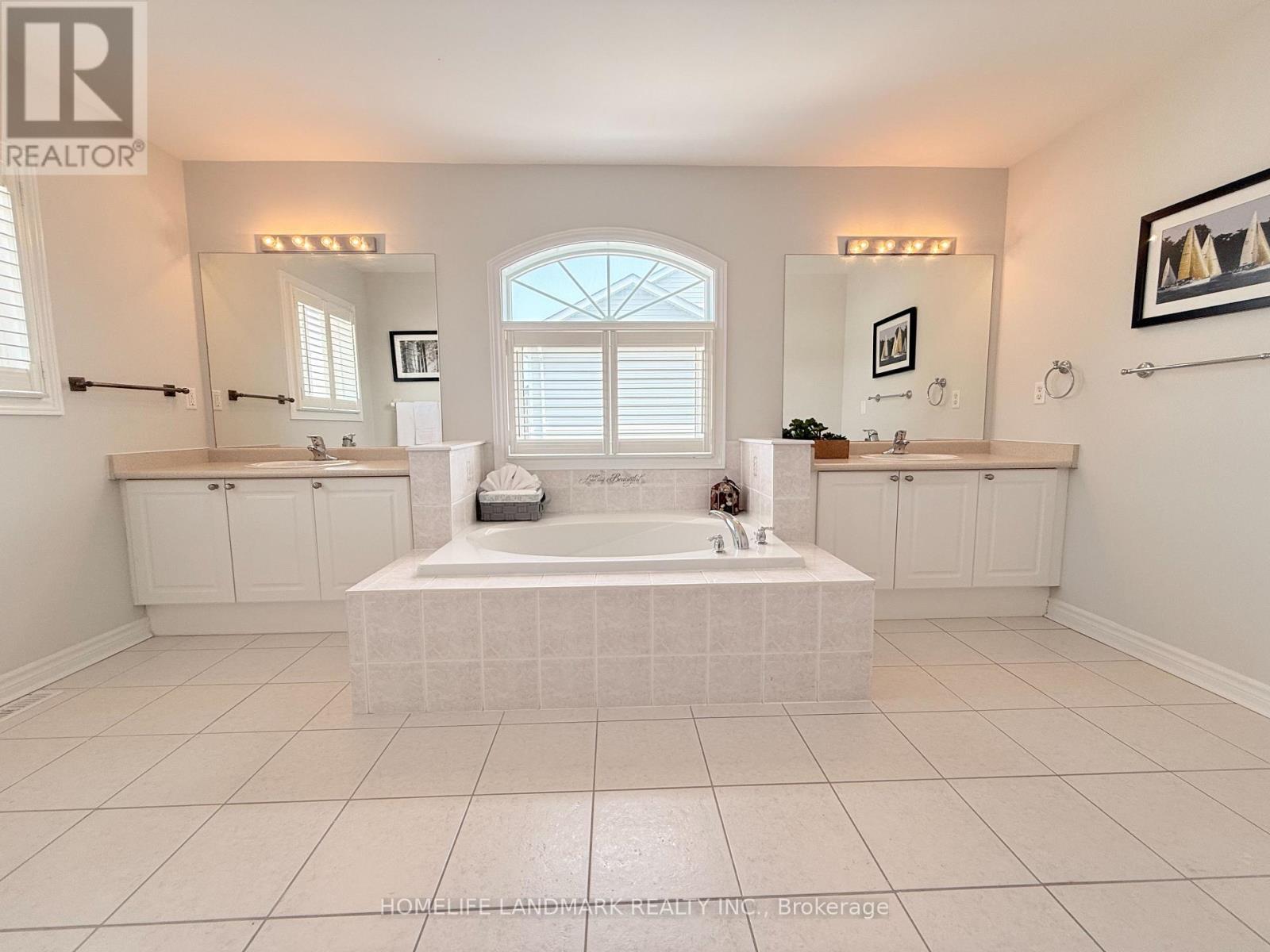 18 The Queensway, Barrie (Innis-Shore), Ontario  L4M 7H6 - Photo 23 - S12676456