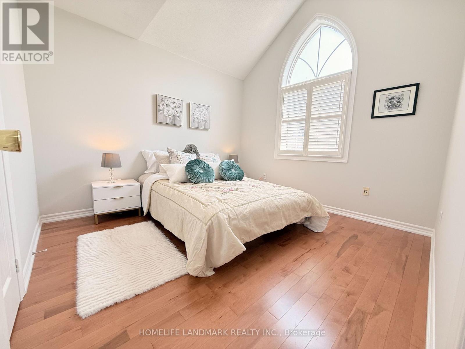 18 The Queensway, Barrie (Innis-Shore), Ontario  L4M 7H6 - Photo 34 - S12676456