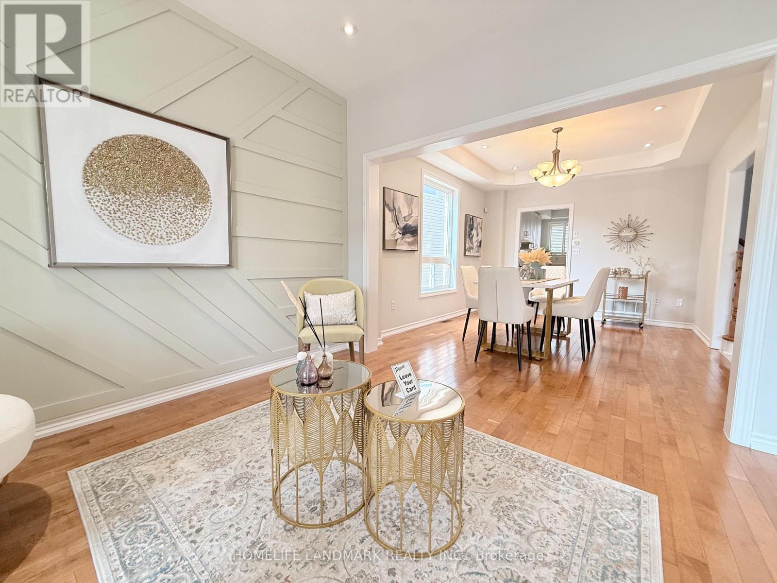 18 The Queensway, Barrie (Innis-Shore), Ontario  L4M 7H6 - Photo 4 - S12676456