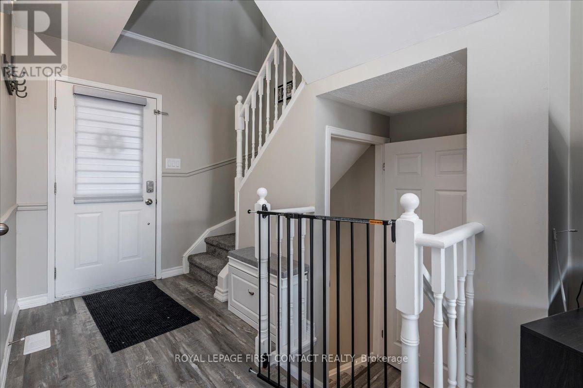 193 Pickett Crescent, Barrie (Painswick North), Ontario  L4N 8C2 - Photo 3 - S12676488