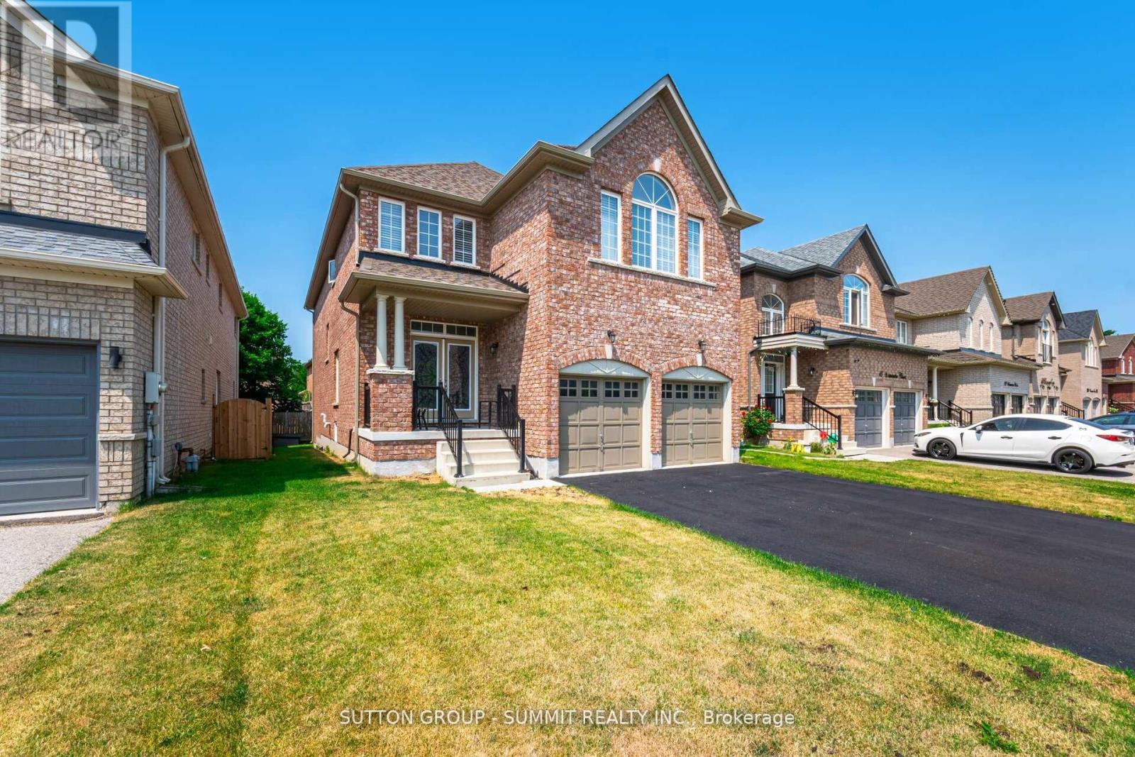 16 Westminster Circle, Barrie (Innis-Shore), Ontario  L4M 0A3 - Photo 2 - S12676624
