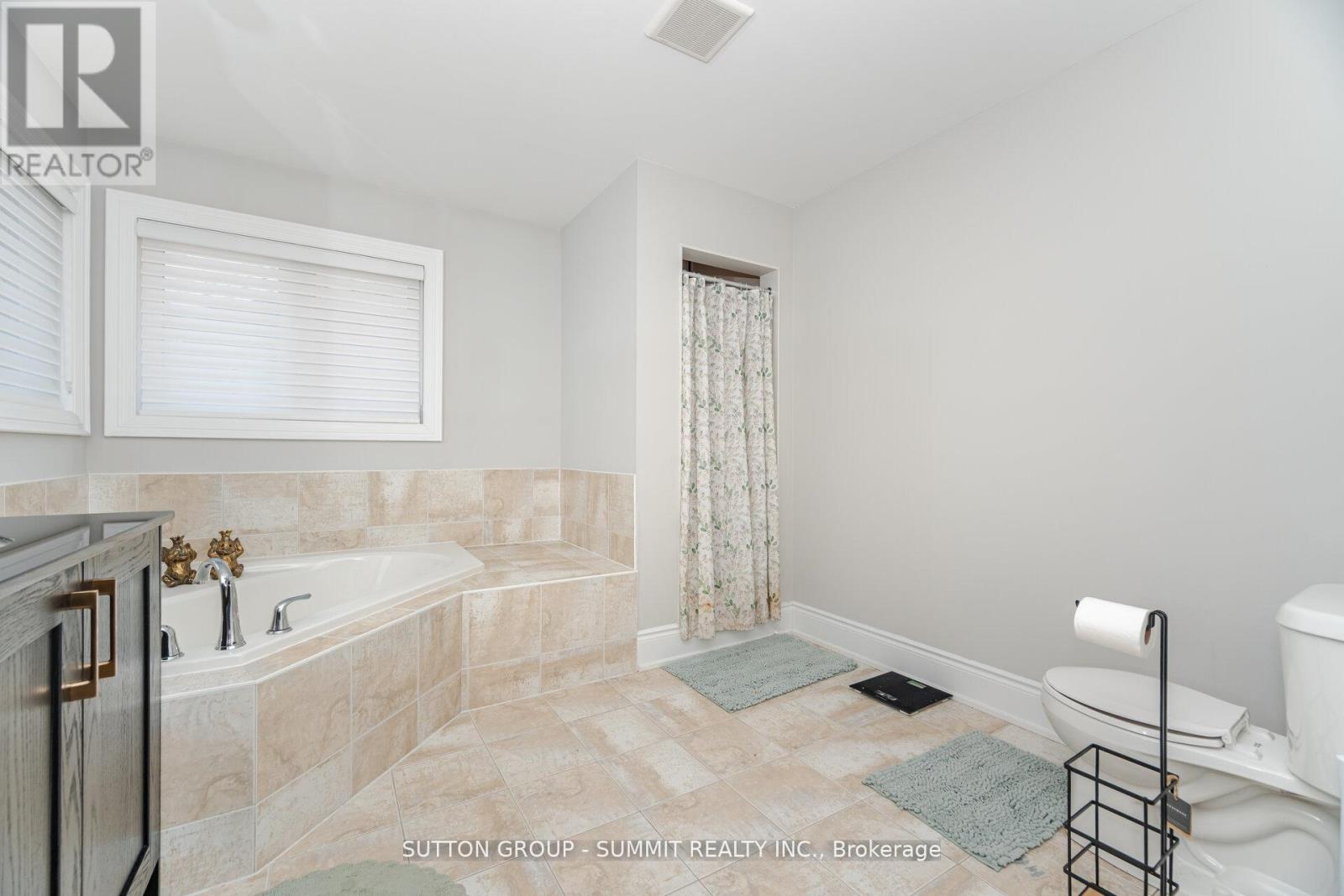 16 Westminster Circle, Barrie (Innis-Shore), Ontario  L4M 0A3 - Photo 31 - S12676624