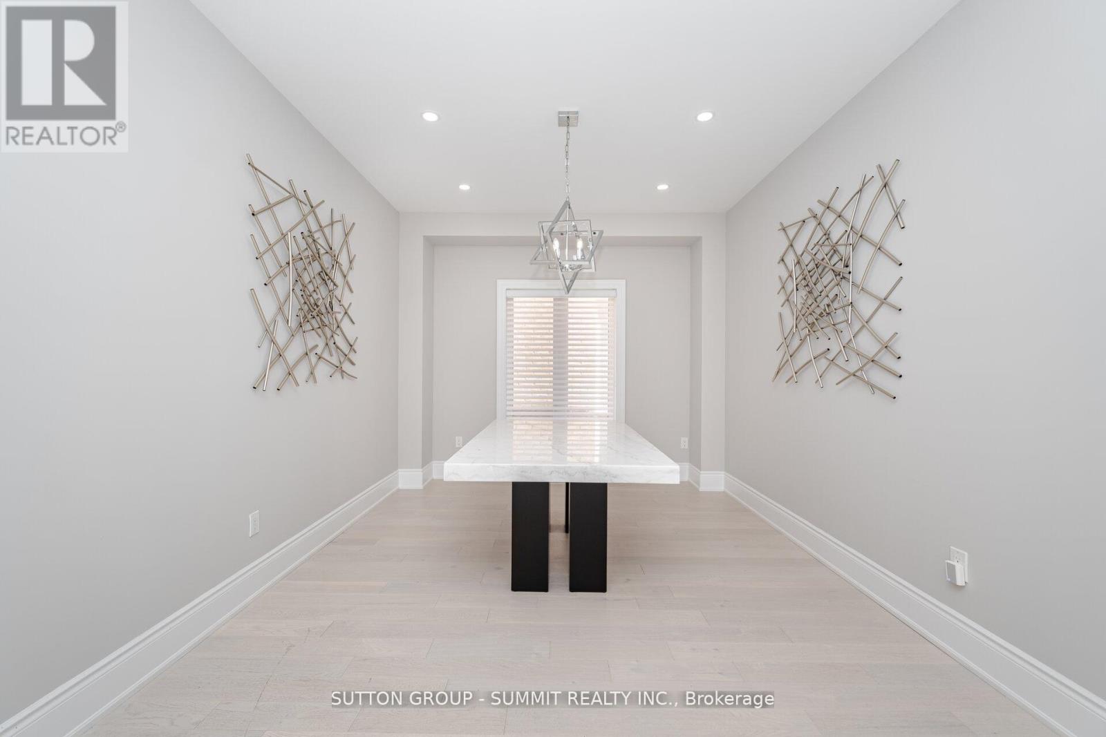 16 Westminster Circle, Barrie (Innis-Shore), Ontario  L4M 0A3 - Photo 9 - S12676624