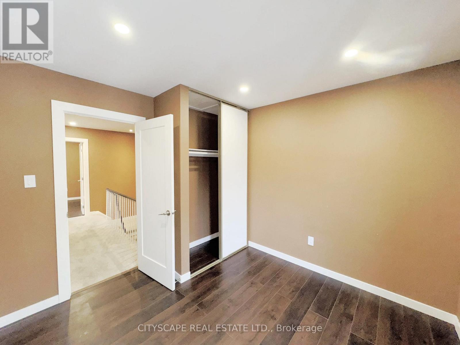 4064 Teakwood Drive, Mississauga (Creditview), Ontario  L5C 3L5 - Photo 21 - W12676446