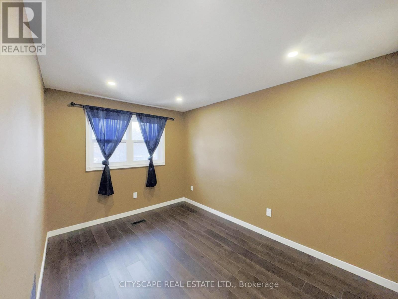 4064 Teakwood Drive, Mississauga (Creditview), Ontario  L5C 3L5 - Photo 22 - W12676446