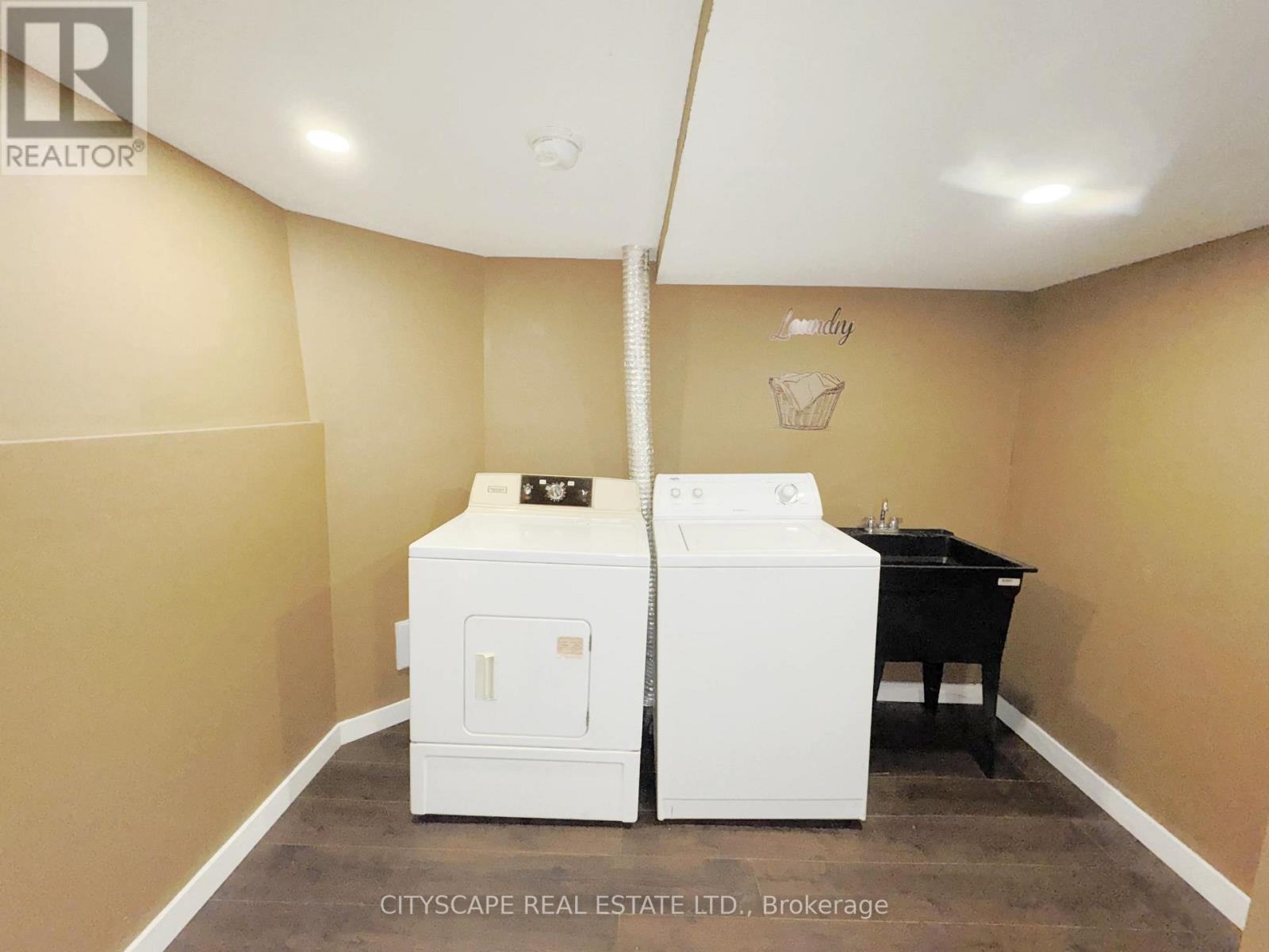 4064 Teakwood Drive, Mississauga (Creditview), Ontario  L5C 3L5 - Photo 29 - W12676446