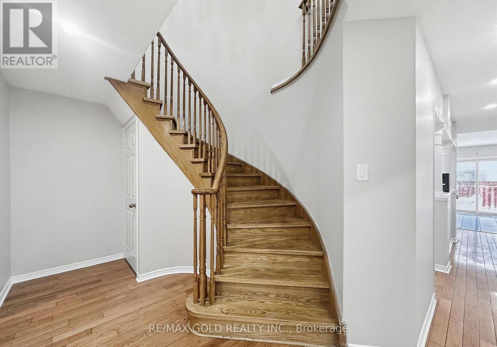 65 Vintage Gate, Brampton, Ontario  L6X 5C3 - Photo 11 - W12676452