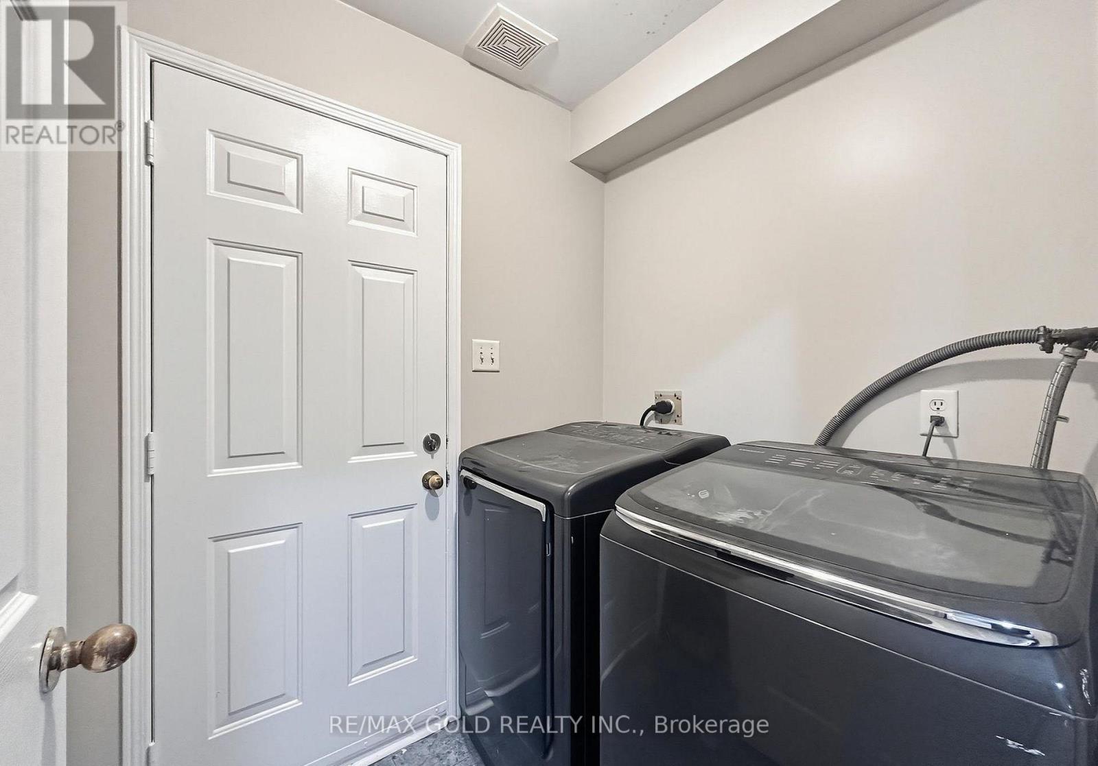 65 Vintage Gate, Brampton, Ontario  L6X 5C3 - Photo 9 - W12676452