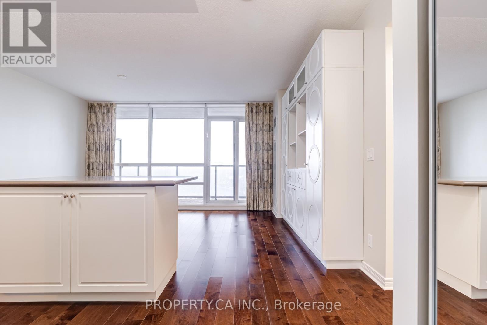 903 - 2230 Lake Shore Boulevard W, Toronto, Ontario  M8V 0B2 - Photo 3 - W12676468