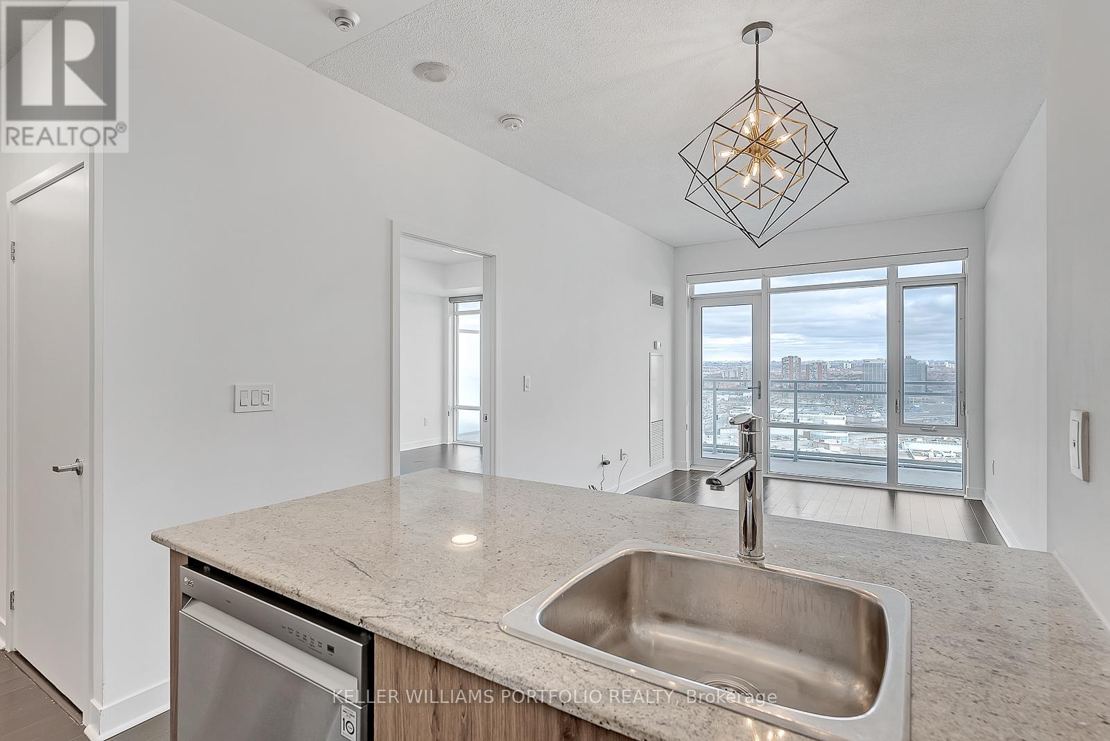 2012 - 365 Prince Of Wales Drive, Mississauga (City Centre), Ontario  L5B 0G6 - Photo 10 - W12676490