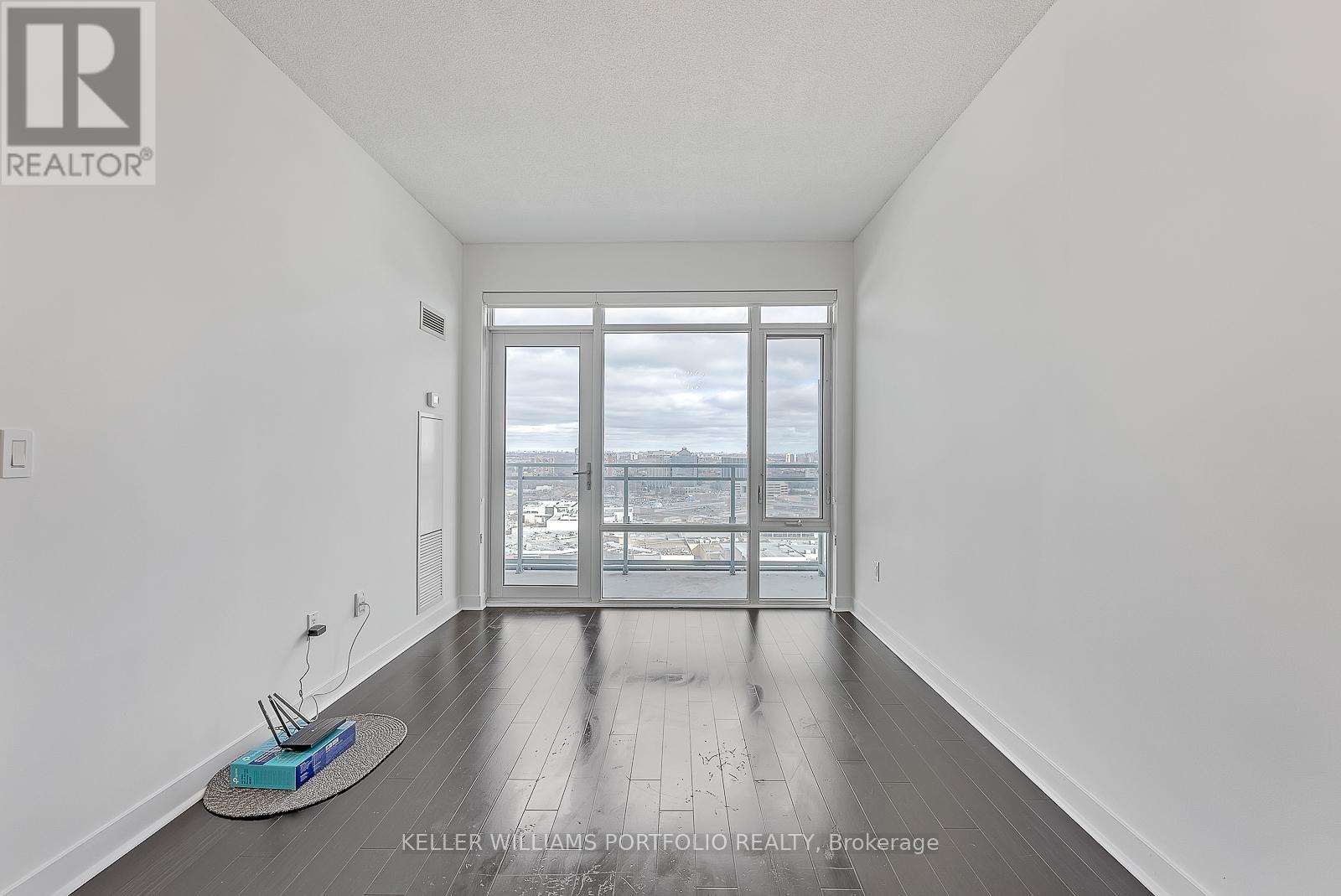 2012 - 365 Prince Of Wales Drive, Mississauga (City Centre), Ontario  L5B 0G6 - Photo 12 - W12676490