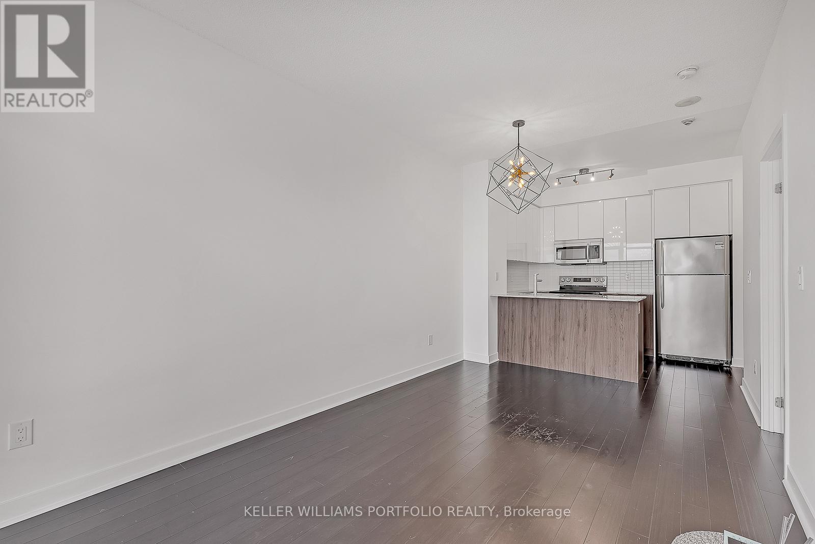 2012 - 365 Prince Of Wales Drive, Mississauga (City Centre), Ontario  L5B 0G6 - Photo 16 - W12676490