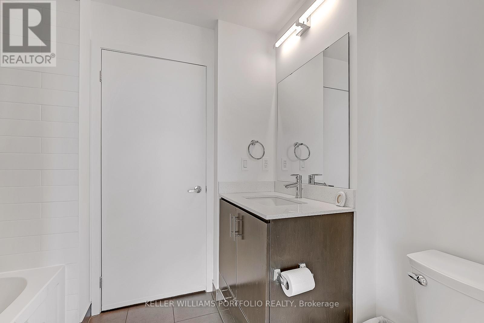 2012 - 365 Prince Of Wales Drive, Mississauga (City Centre), Ontario  L5B 0G6 - Photo 21 - W12676490