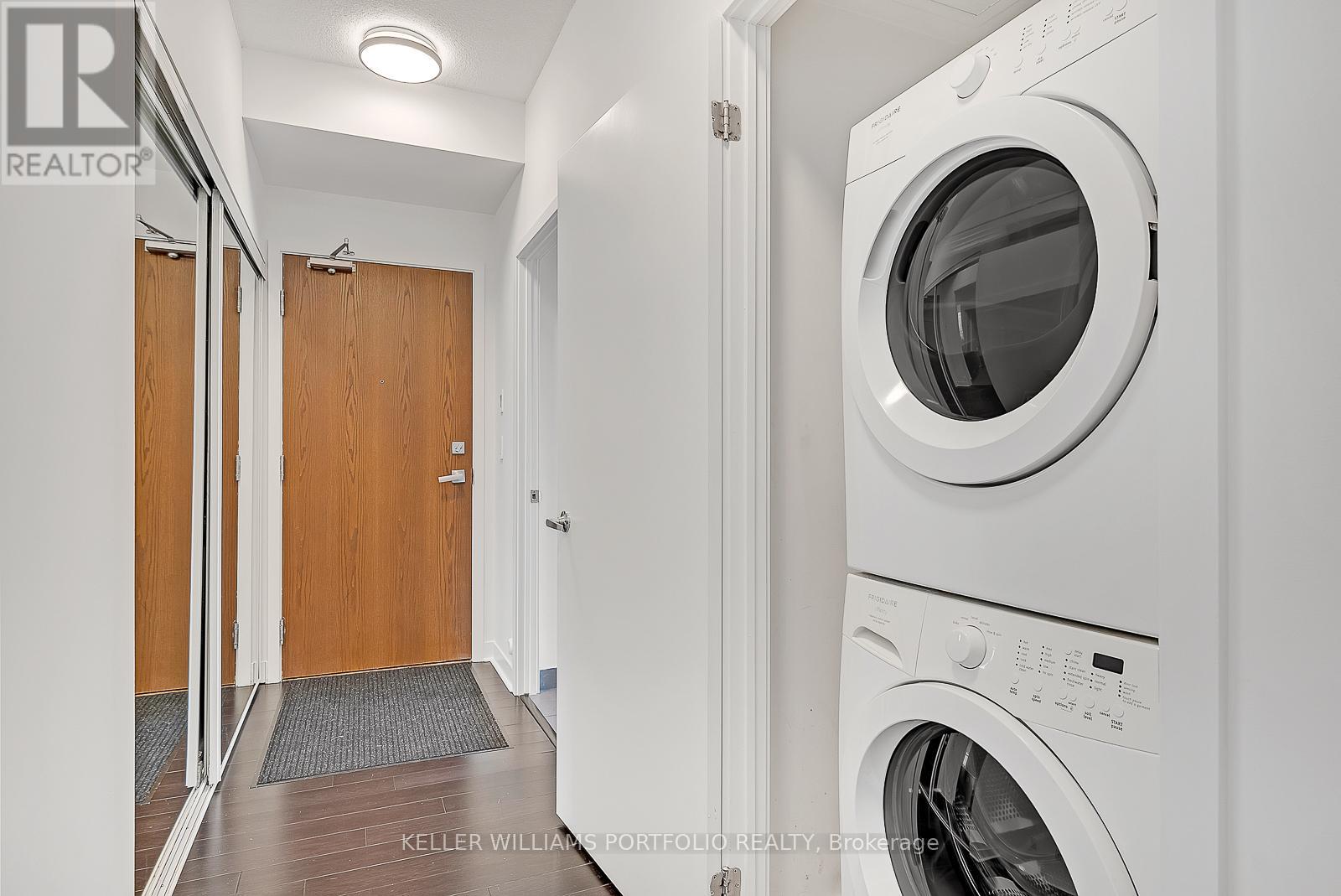 2012 - 365 Prince Of Wales Drive, Mississauga (City Centre), Ontario  L5B 0G6 - Photo 23 - W12676490