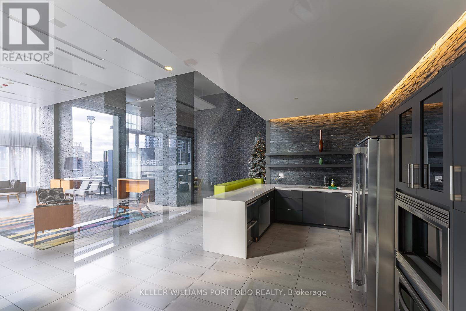 2012 - 365 Prince Of Wales Drive, Mississauga (City Centre), Ontario  L5B 0G6 - Photo 28 - W12676490