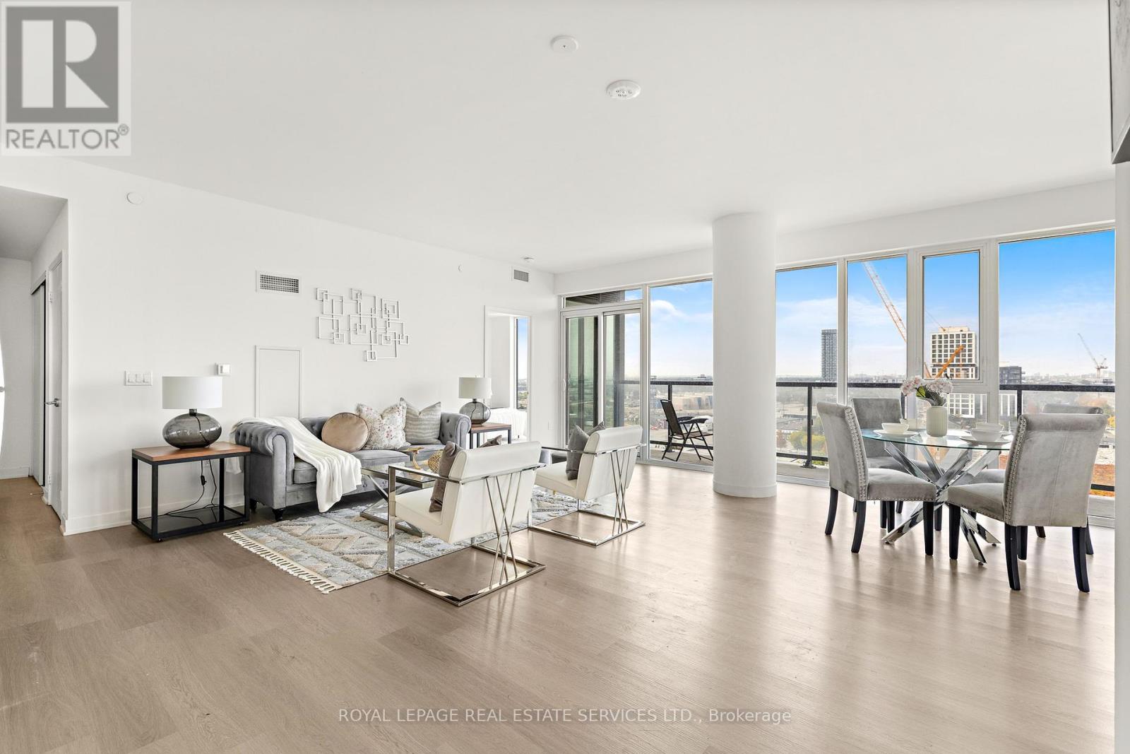 907 - 859 The Queensway, Toronto, Ontario  M8Z 1N8 - Photo 4 - W12676492