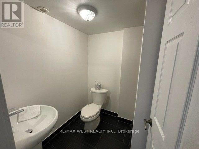 473a Rogers Road, Toronto (Keelesdale-Eglinton West), Ontario  M6M 0B3 - Photo 11 - W12676546