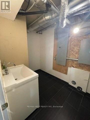 473a Rogers Road, Toronto (Keelesdale-Eglinton West), Ontario  M6M 0B3 - Photo 13 - W12676546