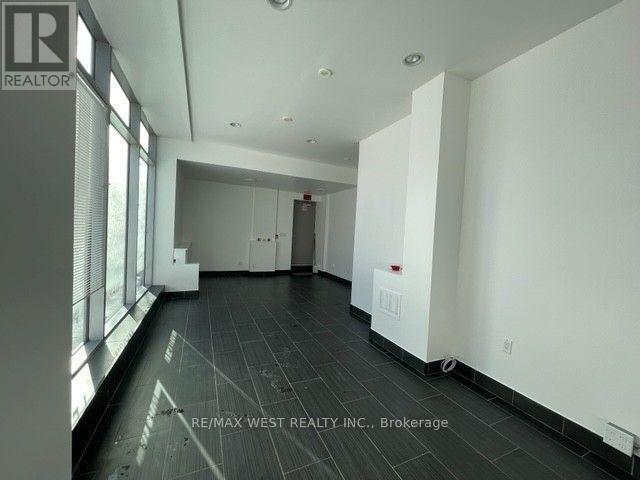 473a Rogers Road, Toronto (Keelesdale-Eglinton West), Ontario  M6M 0B3 - Photo 2 - W12676546