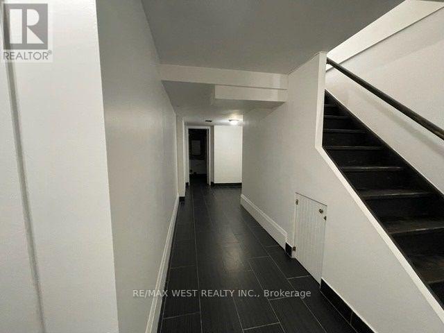 473a Rogers Road, Toronto (Keelesdale-Eglinton West), Ontario  M6M 0B3 - Photo 8 - W12676546