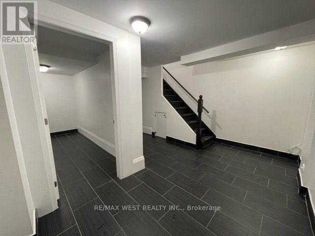 473a Rogers Road, Toronto (Keelesdale-Eglinton West), Ontario  M6M 0B3 - Photo 9 - W12676546