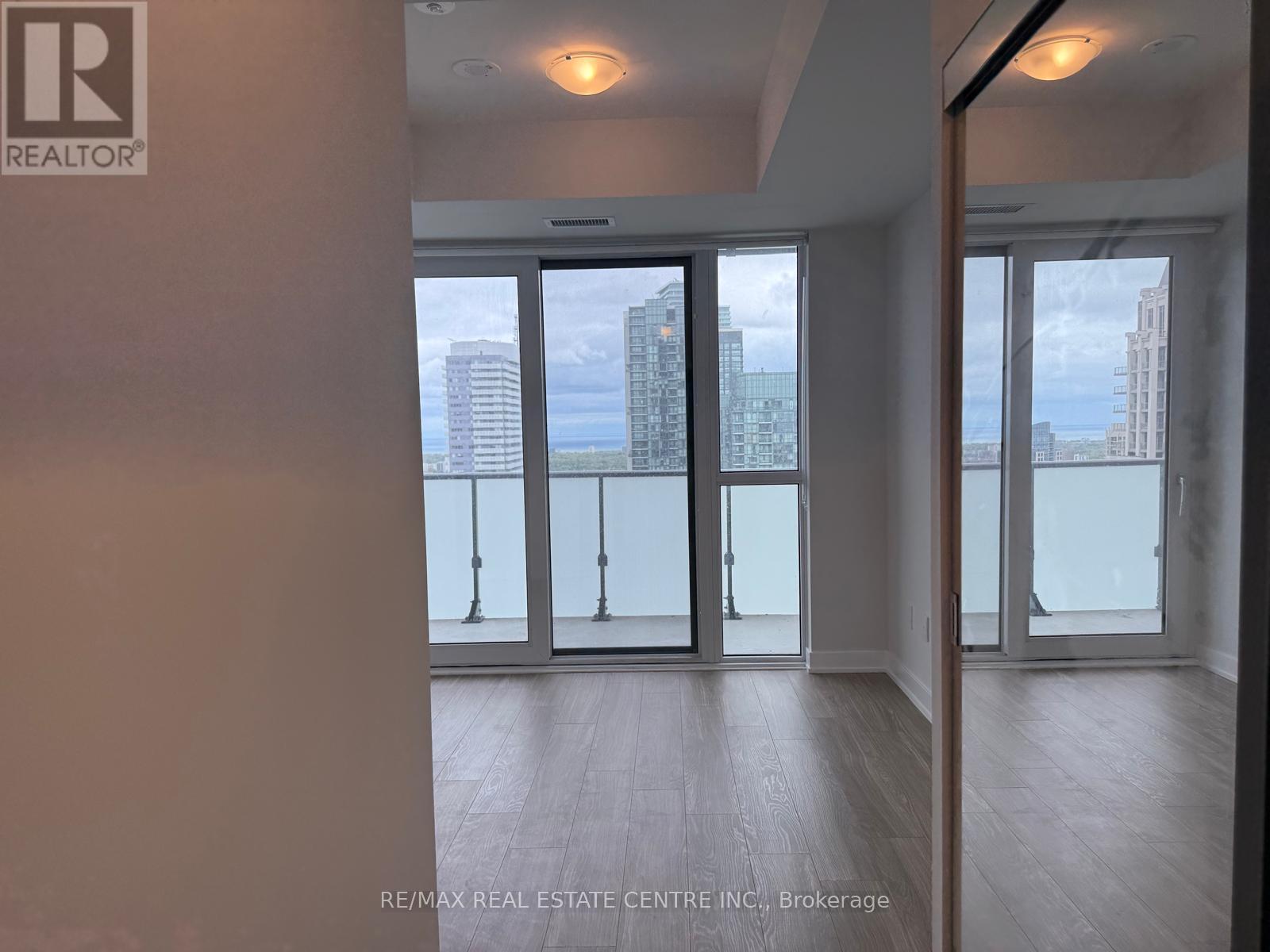 3303 - 430 Square One Drive, Mississauga, Ontario  L5B 0L6 - Photo 13 - W12676560