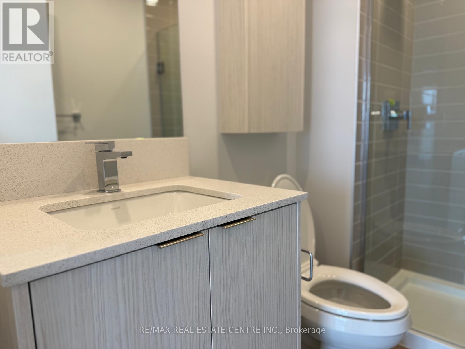 3303 - 430 Square One Drive, Mississauga, Ontario  L5B 0L6 - Photo 14 - W12676560