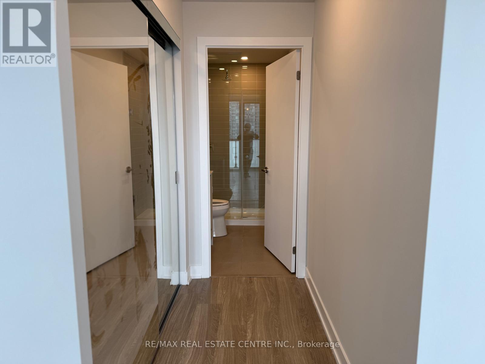 3303 - 430 Square One Drive, Mississauga, Ontario  L5B 0L6 - Photo 16 - W12676560