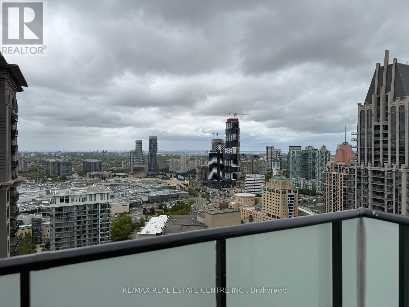 3303 - 430 Square One Drive, Mississauga, Ontario  L5B 0L6 - Photo 17 - W12676560