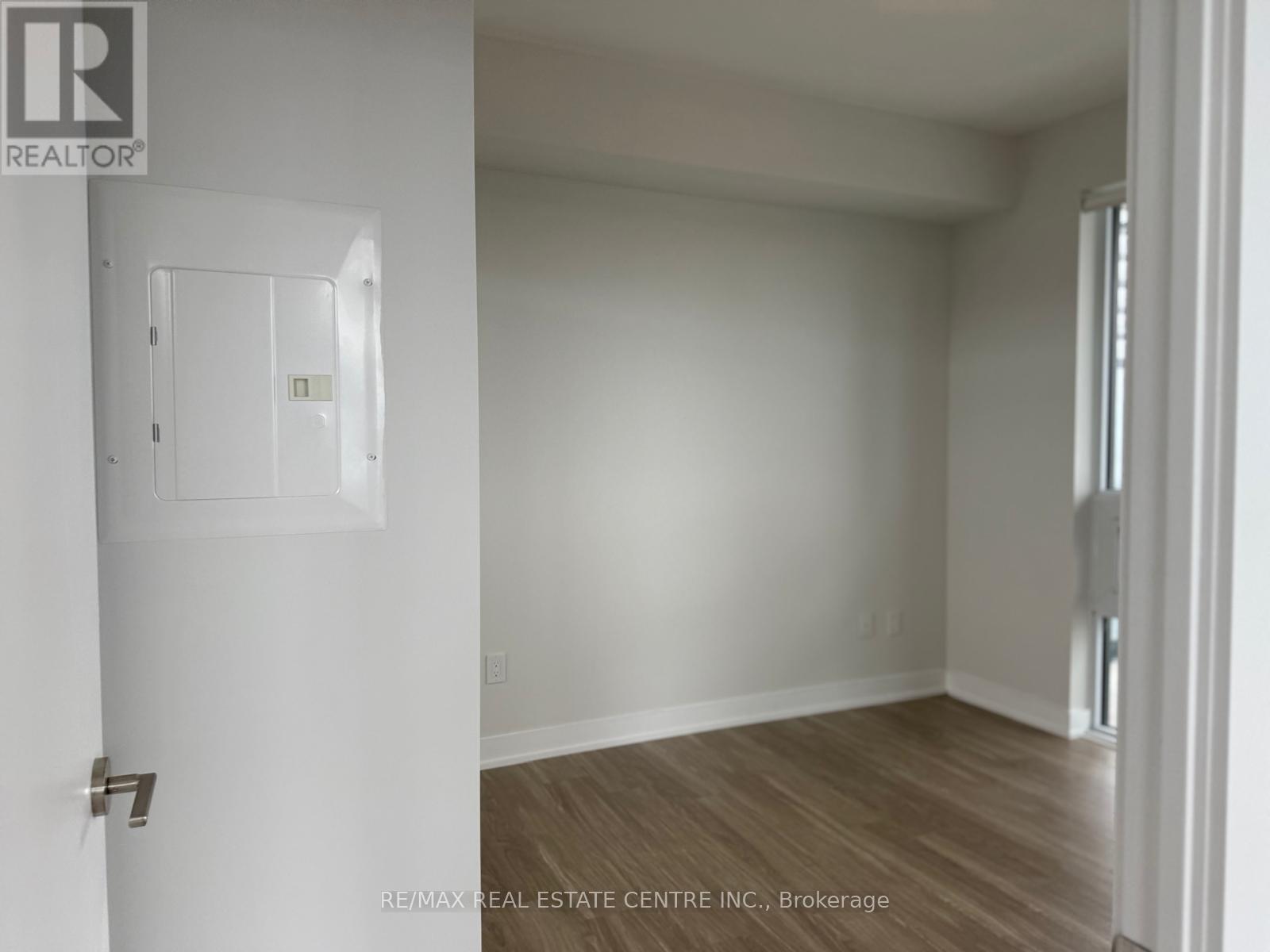 3303 - 430 Square One Drive, Mississauga, Ontario  L5B 0L6 - Photo 22 - W12676560