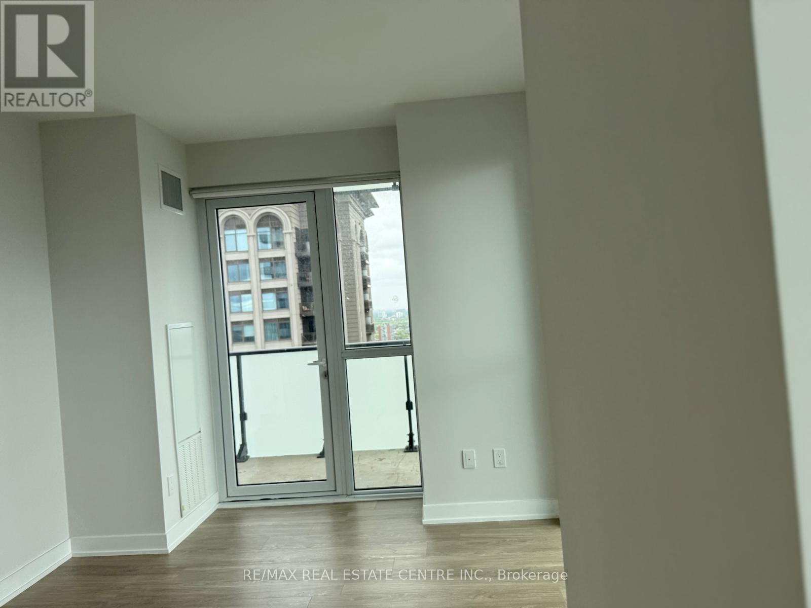 3303 - 430 Square One Drive, Mississauga, Ontario  L5B 0L6 - Photo 27 - W12676560