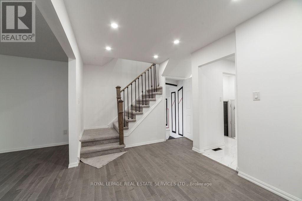 76 - 400 Mississauga Valley Boulevard, Mississauga (Mississauga Valleys), Ontario  L5A 3N6 - Photo 18 - W12676590