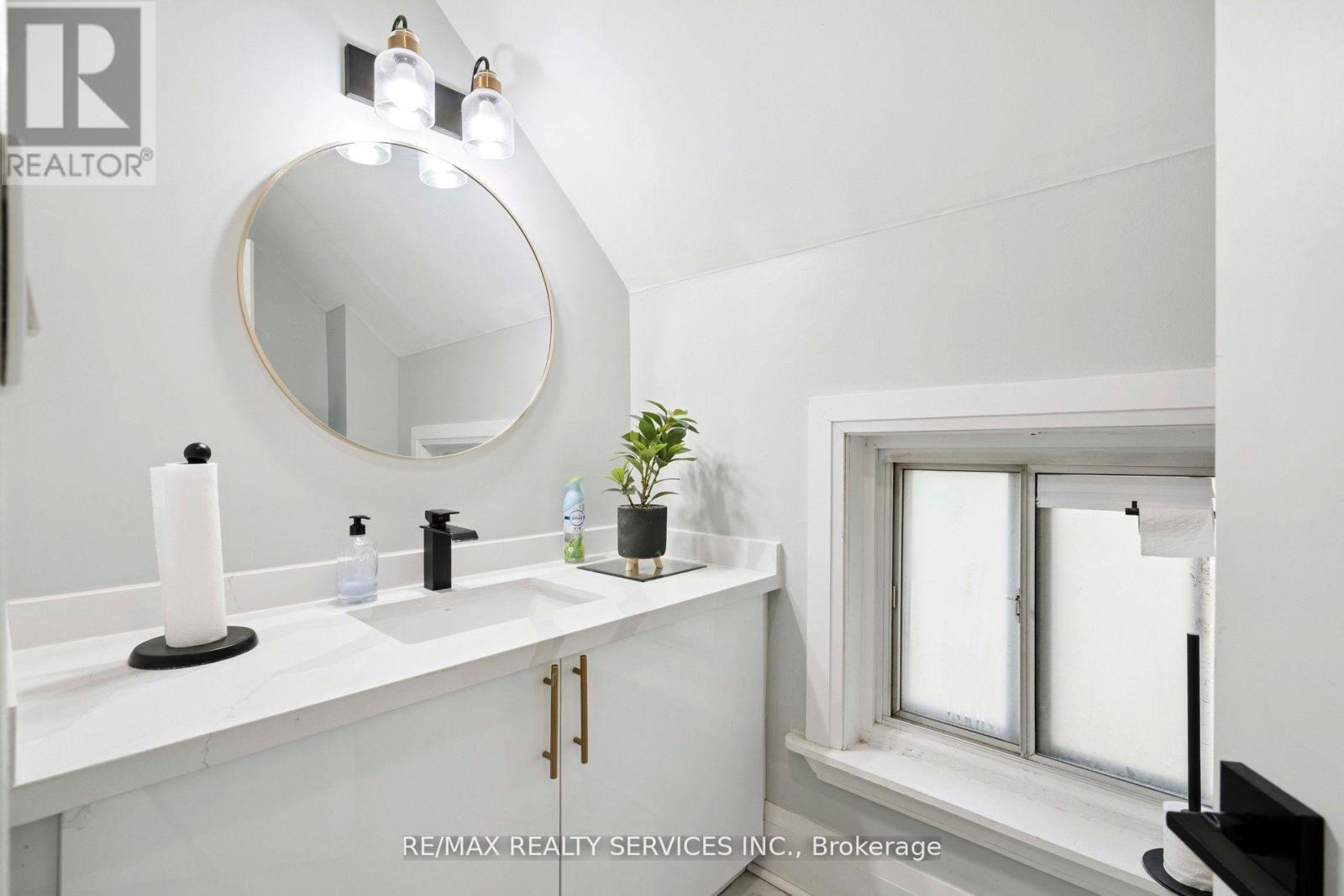 127 Queen Street W, Brampton (Downtown Brampton), Ontario  L6Y 1M3 - Photo 19 - W12676592