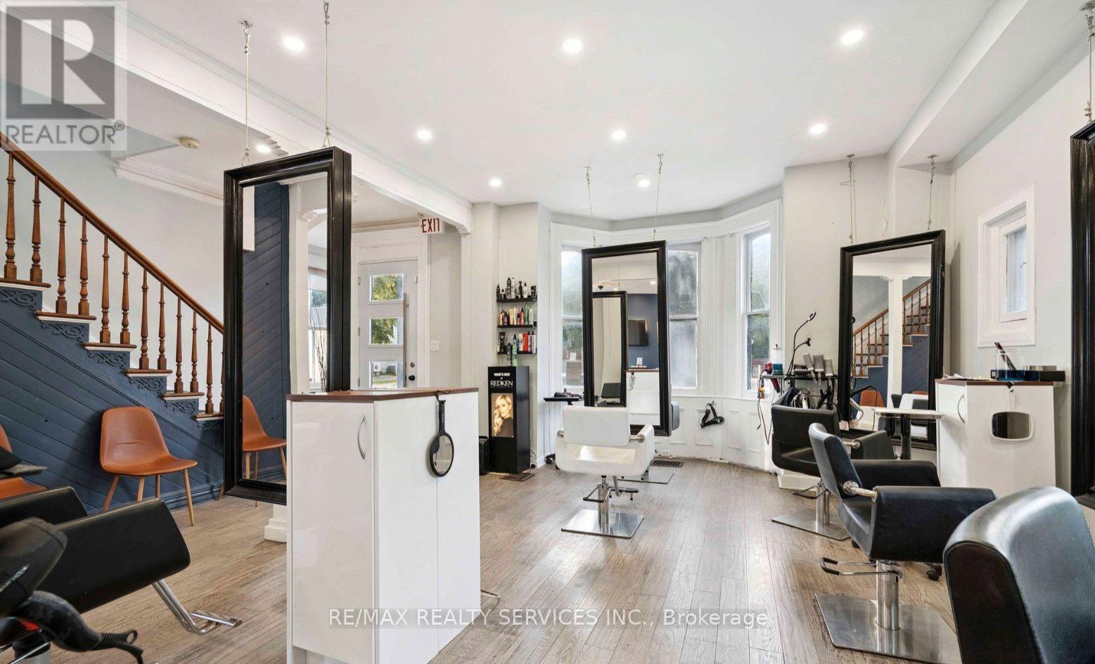 127 Queen Street W, Brampton (Downtown Brampton), Ontario  L6Y 1M3 - Photo 7 - W12676592