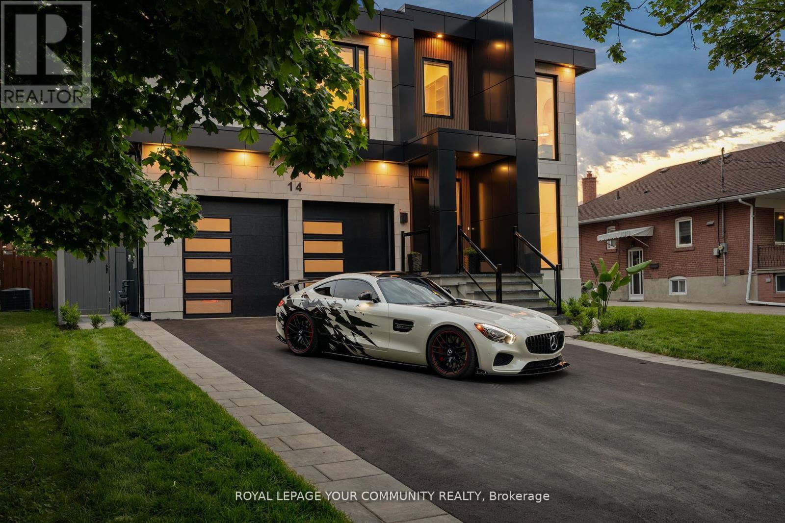 14 Ranwood Drive, Toronto, Ontario  M9N 3E9 - Photo 2 - W12676622