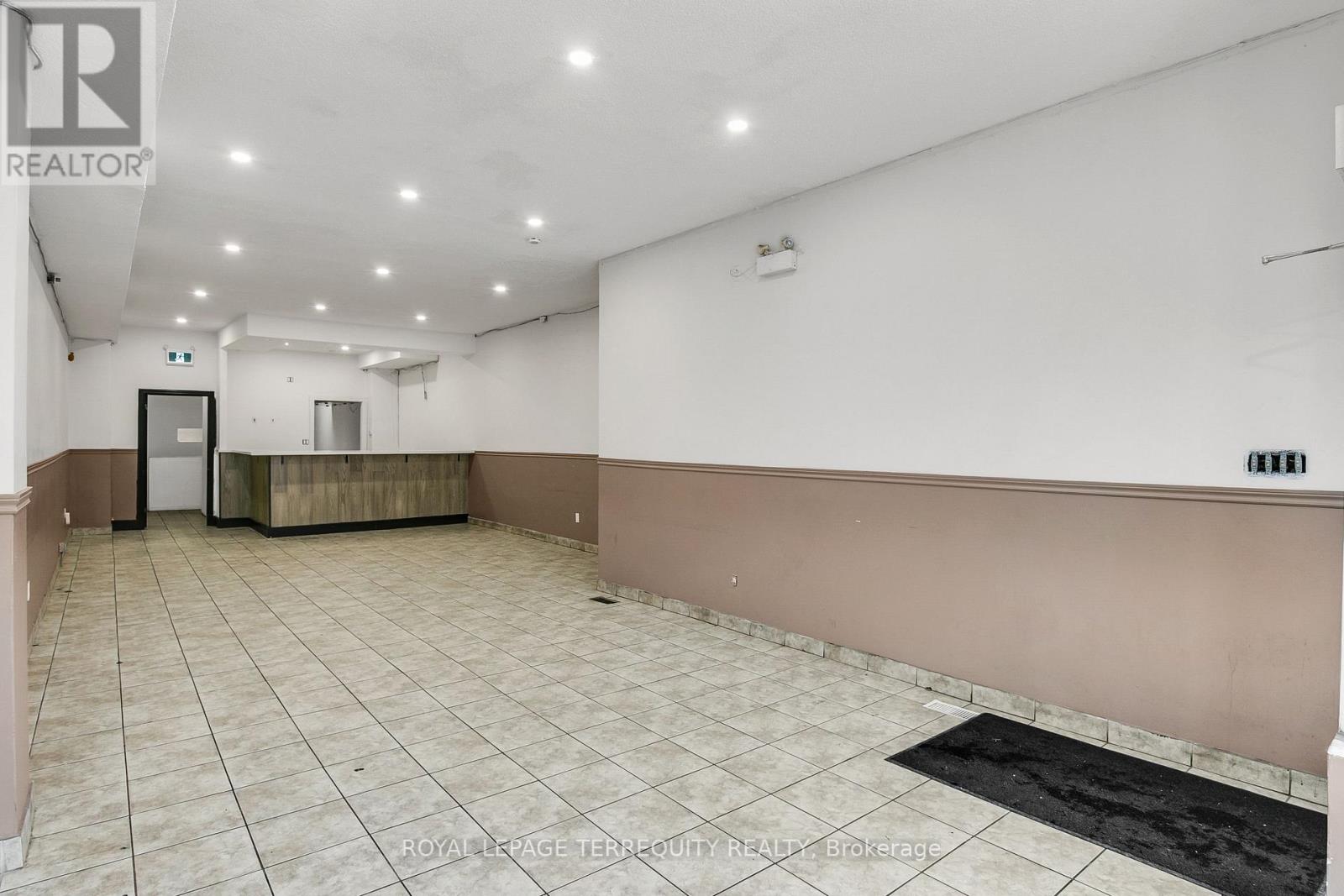 1680 St Clair Avenue W, Toronto (Weston-Pellam Park), Ontario  M6N 1H8 - Photo 4 - W12676694